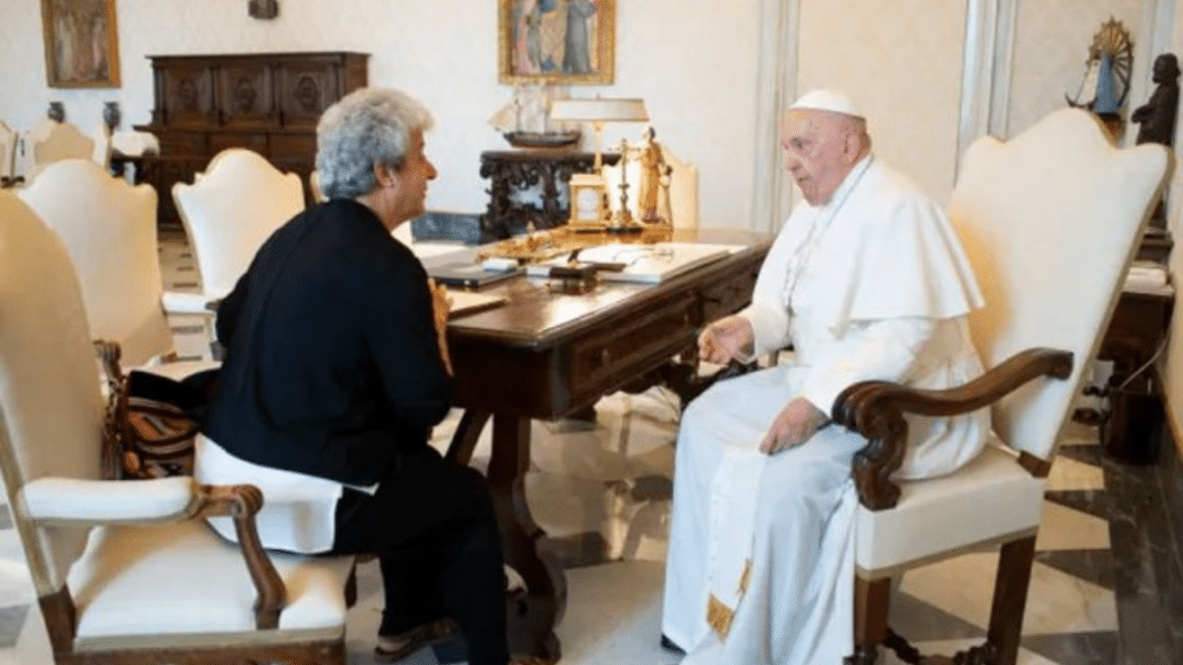 Francisco recibe a la principal seguidora y defensora de Marko Rupnik