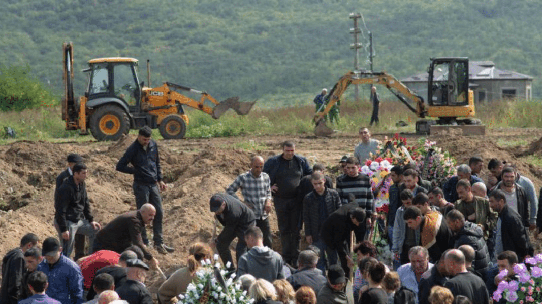 Francisco insta a los obispos armenios a «retomar el grito por la paz»