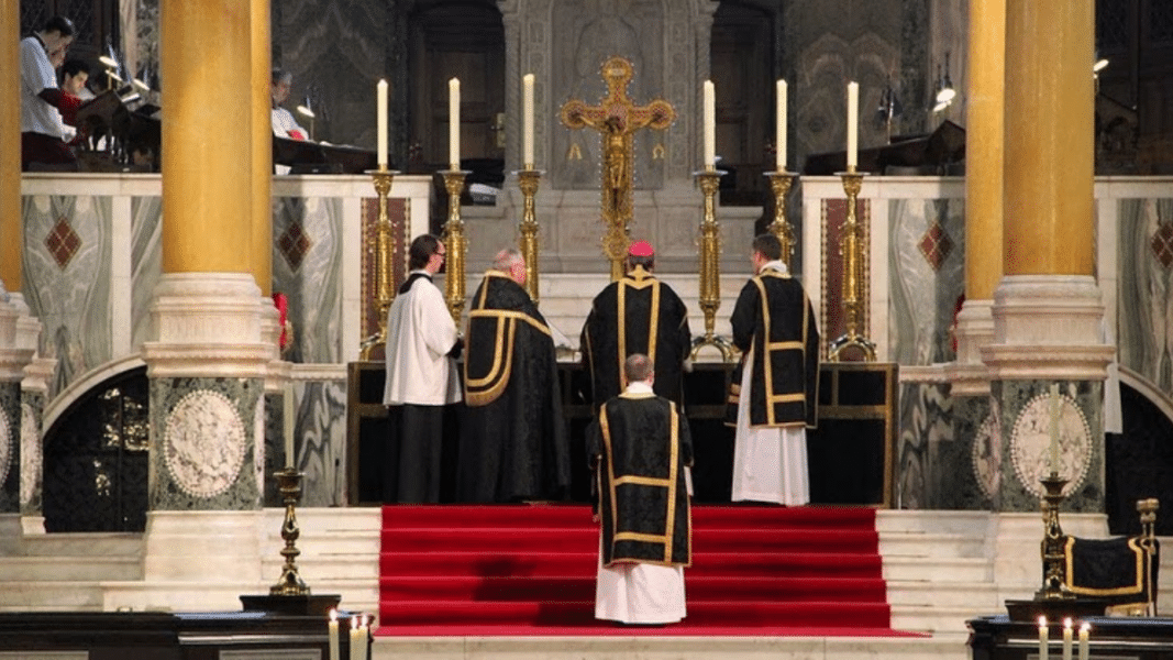 Cancelan la Misa tradicional de réquiem en Westminster por primera vez en 50 años