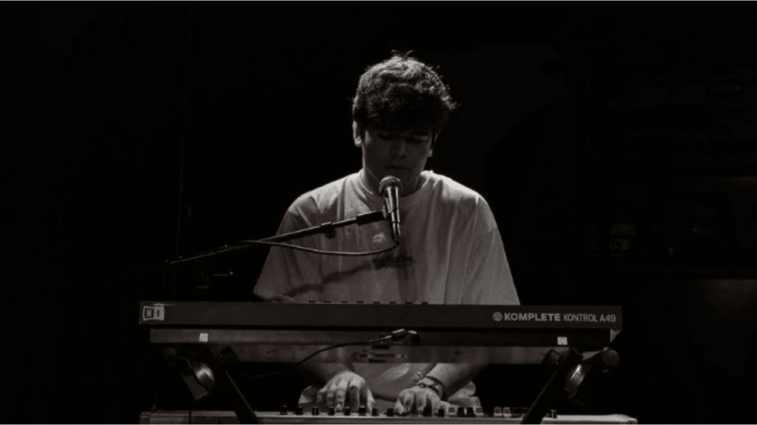 Hasta el cardenal Omella recomienda el éxito ‘Si no estás’ de Iñigo Quintero