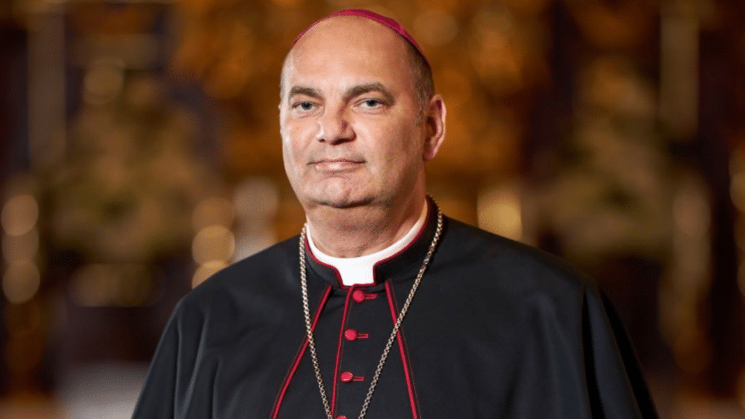 El Papa fulmina al obispo polaco en cuya diócesis se organizó una orgía gay en la casa parroquial de una iglesia