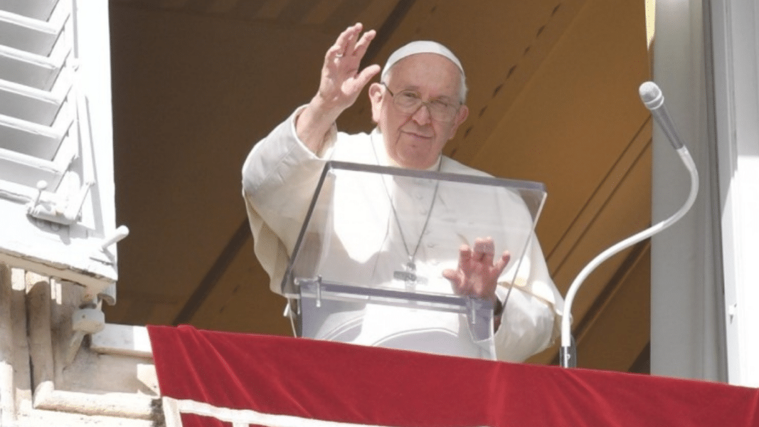 El Papa pide evitar «la duplicidad de corazón» que daña «nuestra credibilidad como personas y como cristianos»