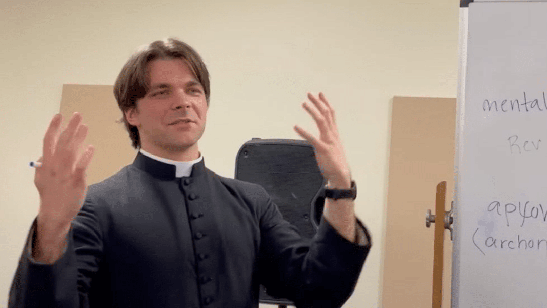 Un cura de EE.UU investigado por abusos se casa con la joven de 18 años con la que huyó a Italia