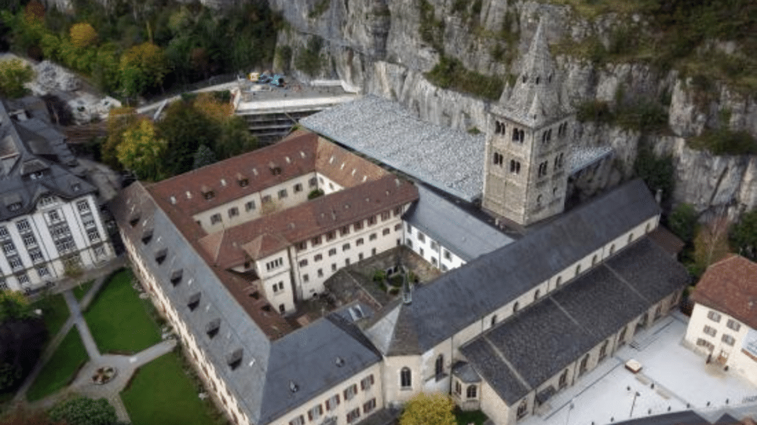 Dimite, acusado de abusos, el abad del monasterio cristiano más antiguo de Occidente