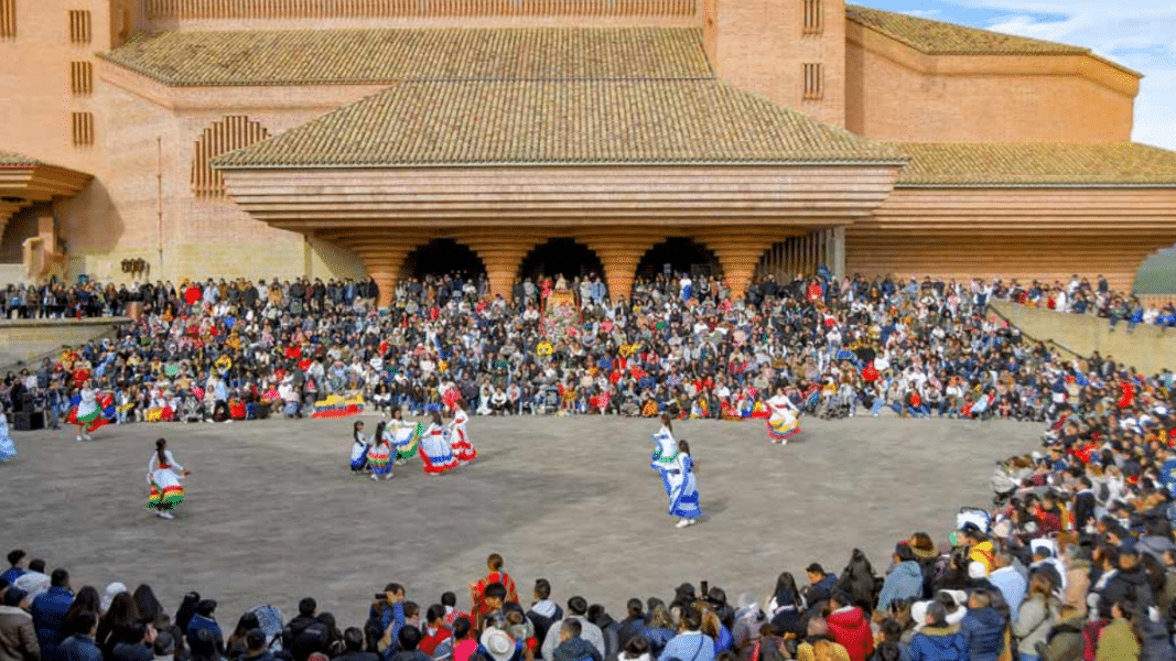 4000 peregrinos ecuatorianos se dan cita en Torreciudad para celebrar la Fiesta de la Virgen del Quinche
