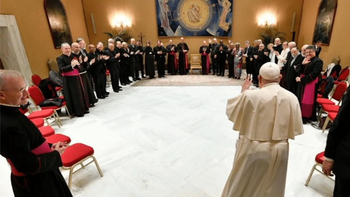 El Papa Francisco pide "desmasculinizar" la Iglesia