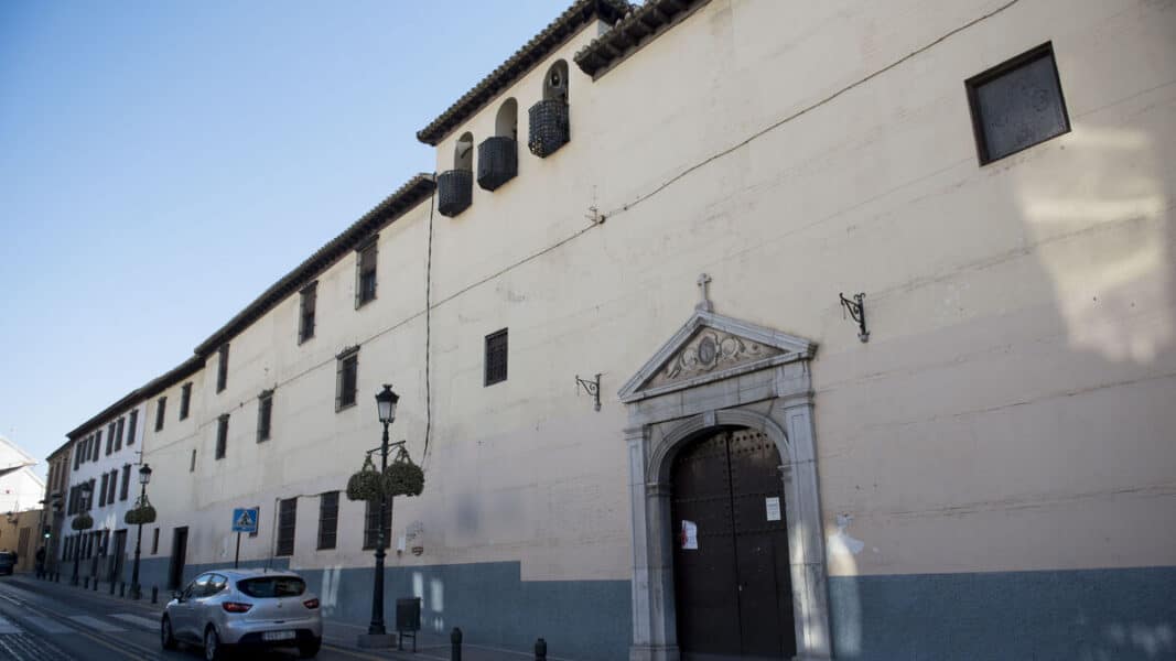 Vecinos de Granada recogen firmas para frenar la venta de un convento de 500 años de historia a unos budistas