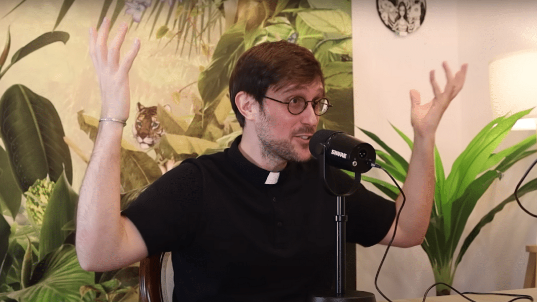 El Padre Damián dice que se imagina a Dios como una mujer y vuelve a defender cambiar la doctrina sobre la homosexualidad