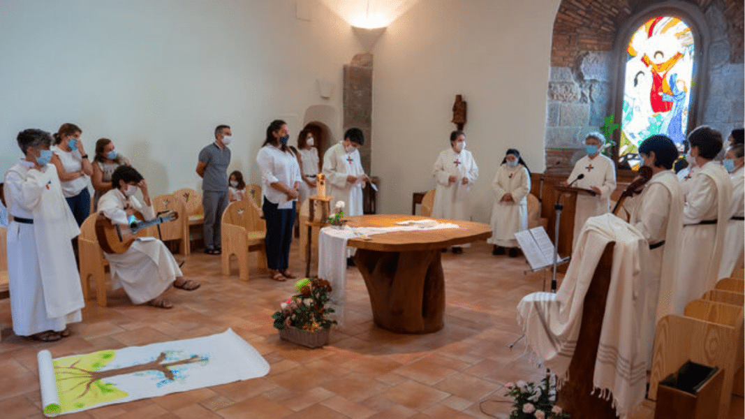 Monjas, esa «especie del género femenino sumamente peligrosas para los demás y para sí mismas» (Leonardo Castellani)