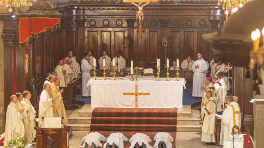 Fin al veto de Roma: la diócesis de Frejús-Toulón vuelve a ordenar diáconos y sacerdotes
