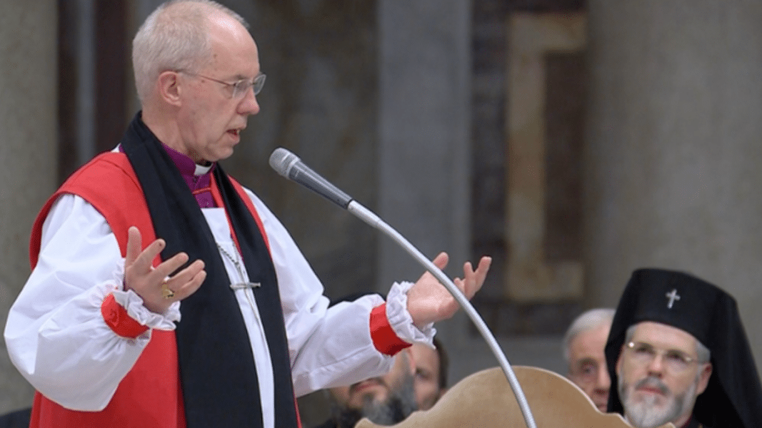 El arzobispo anglicano de Canterbury dirige la Eucaristía en una basílica católica con la aprobación del Papa