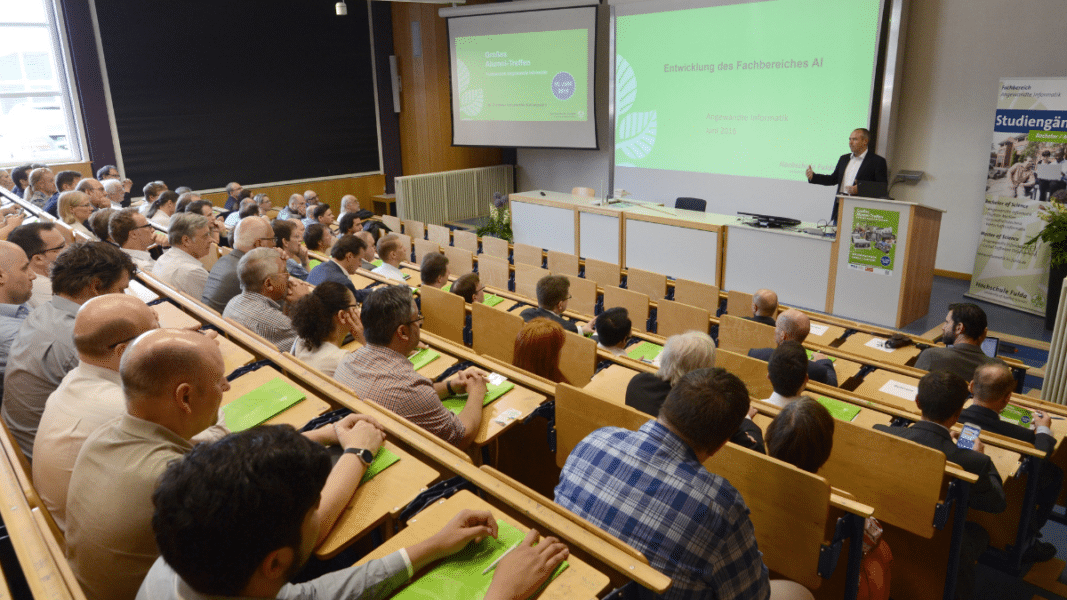 Asociación católica universitaria alemana exige que se permita enseñar a los disidentes