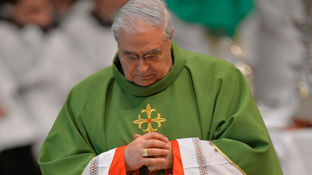 El cardenal Lacunza, el que hizo «una trastada estúpida», cumple 80 años y pierde su derecho a participar en un Cónclave