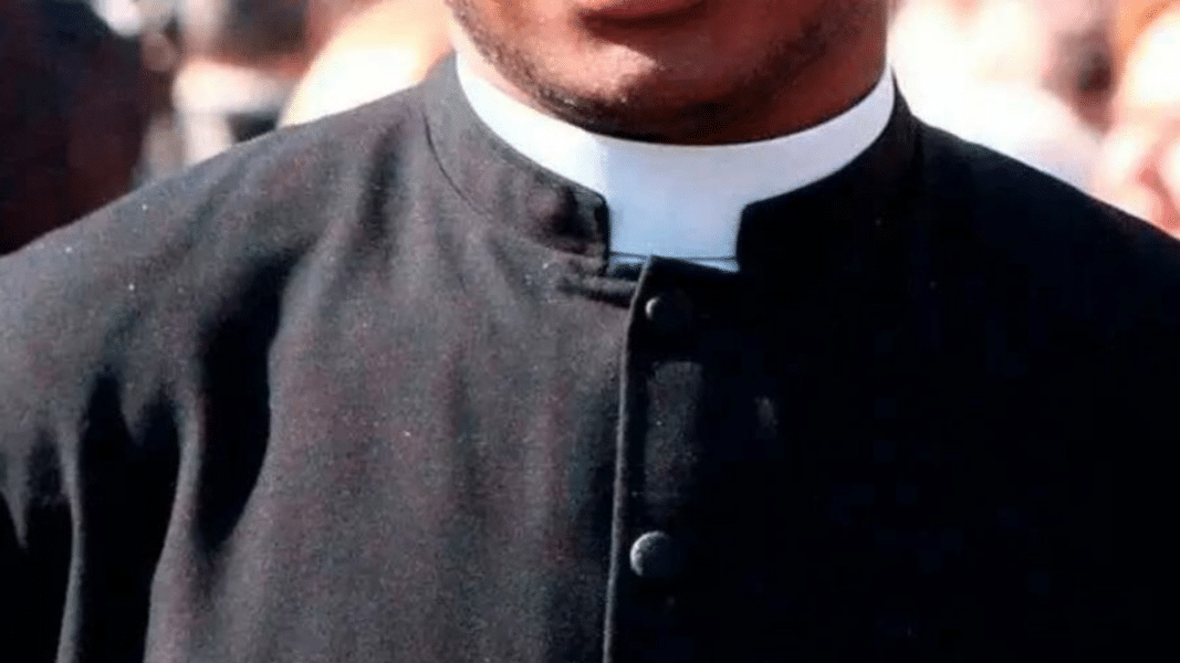 Condenan a un sacerdote alemán por malversar fondos parroquiales para financiar un estilo de vida de lujo