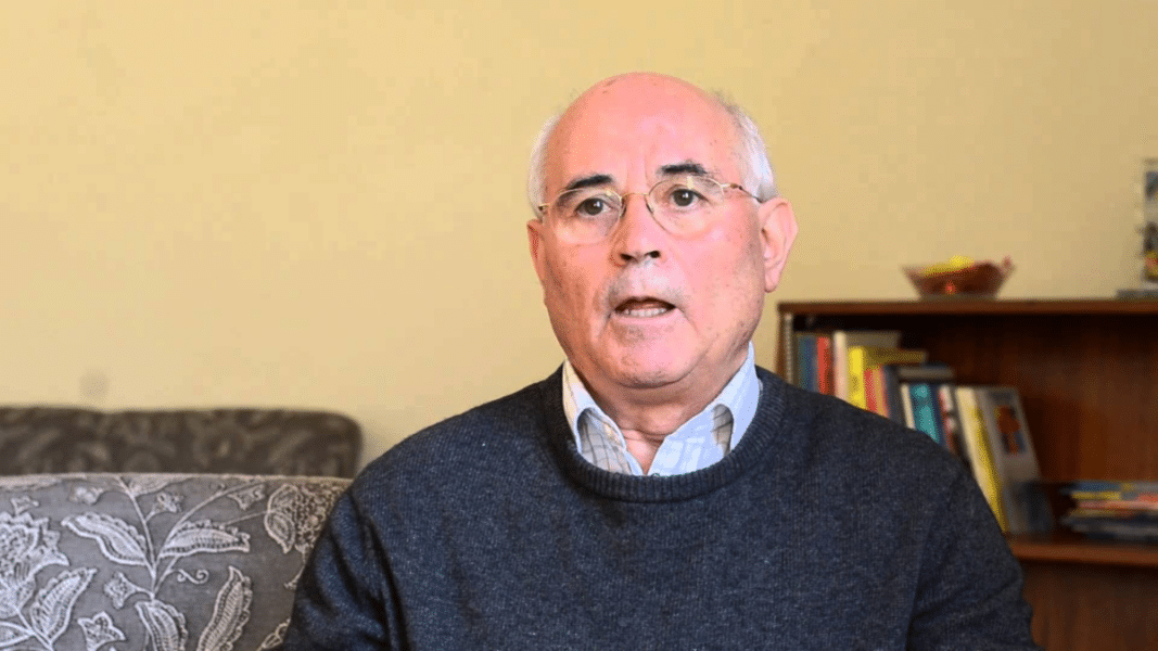 El sacerdote Marciano Vidal, que fue investigado por el Vaticano por escritos heterodoxos, niega la comunión en la boca en Madrid