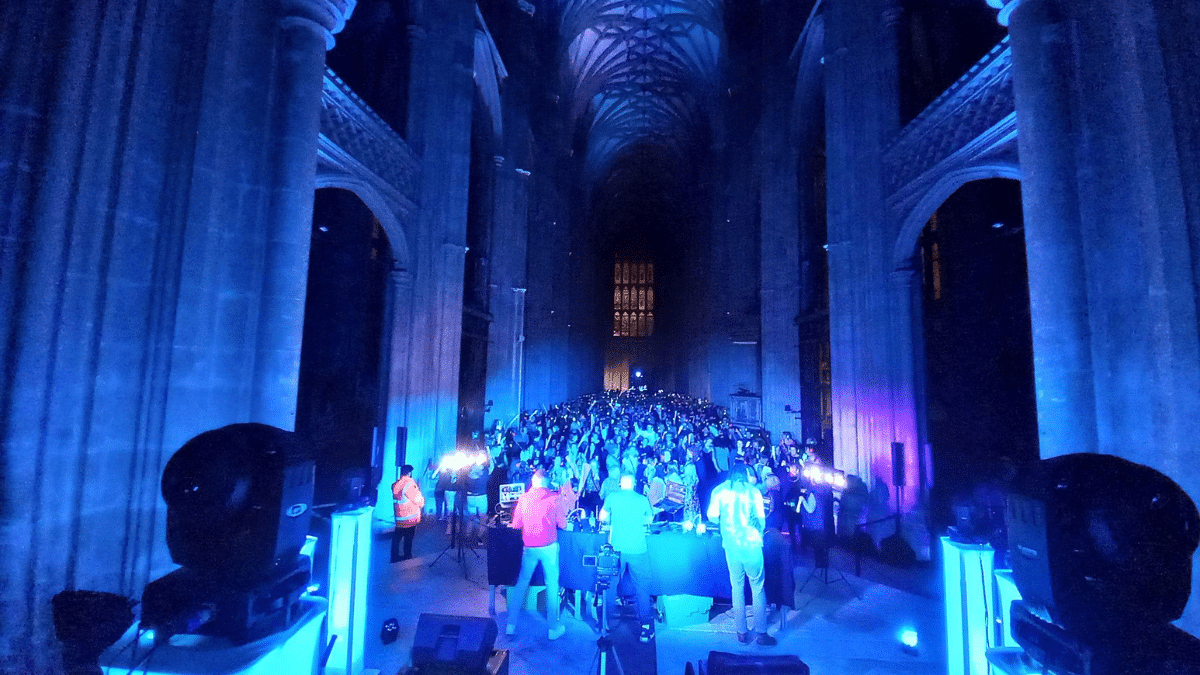 Discoteca en la Catedral de Canterbury