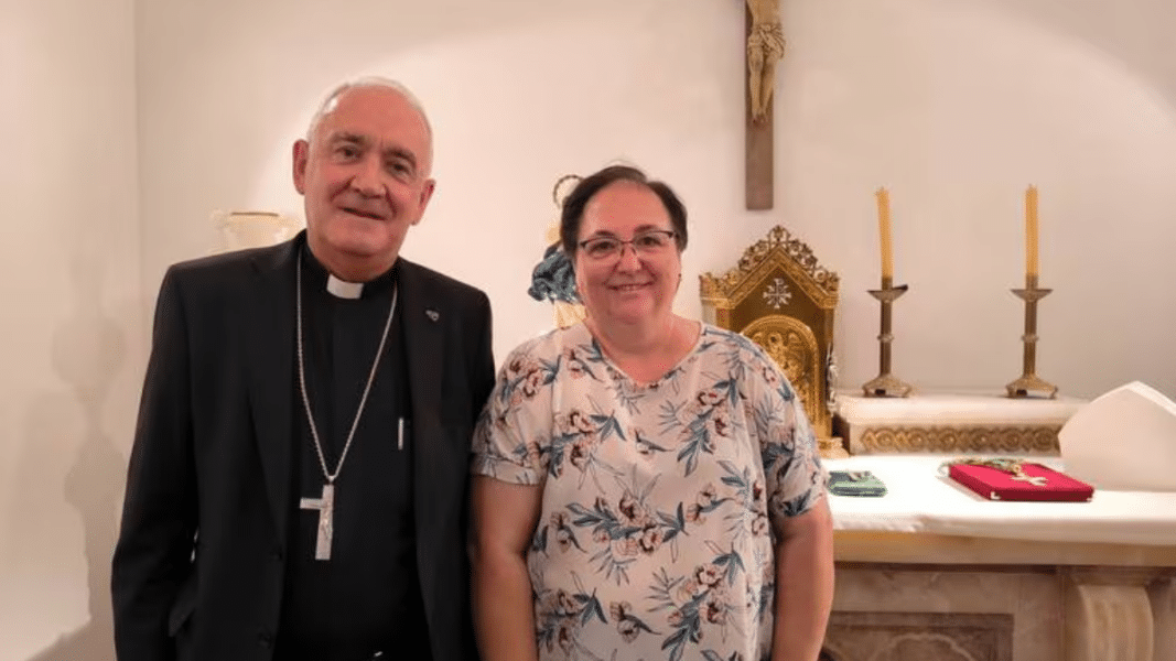 Ángel Pérez Pueyo, obispo de Barbastro y Marta Calavera, ecónoma de la diócesis de Barbastro