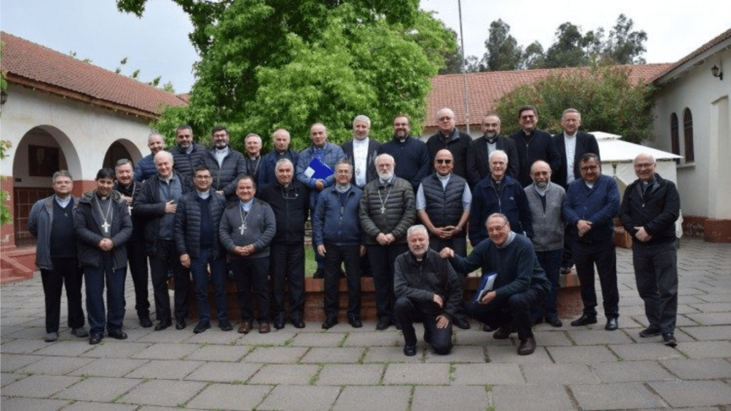 Los obispos de Chile cargan contra el proyecto de ley del Gobierno que busca promover en los colegios «una educación no sexista y con igualdad de género»