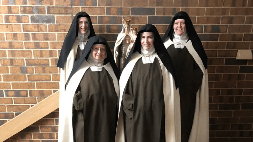 Las carmelitas de Arlington enfrentadas con su obispo se pasan a la Fraternidad Sacerdotal san Pío X