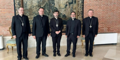 El cardenal José Cobo con sus obispos auxiliares