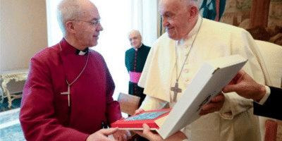 El Papa Francisco con el anglicano Justin Welby