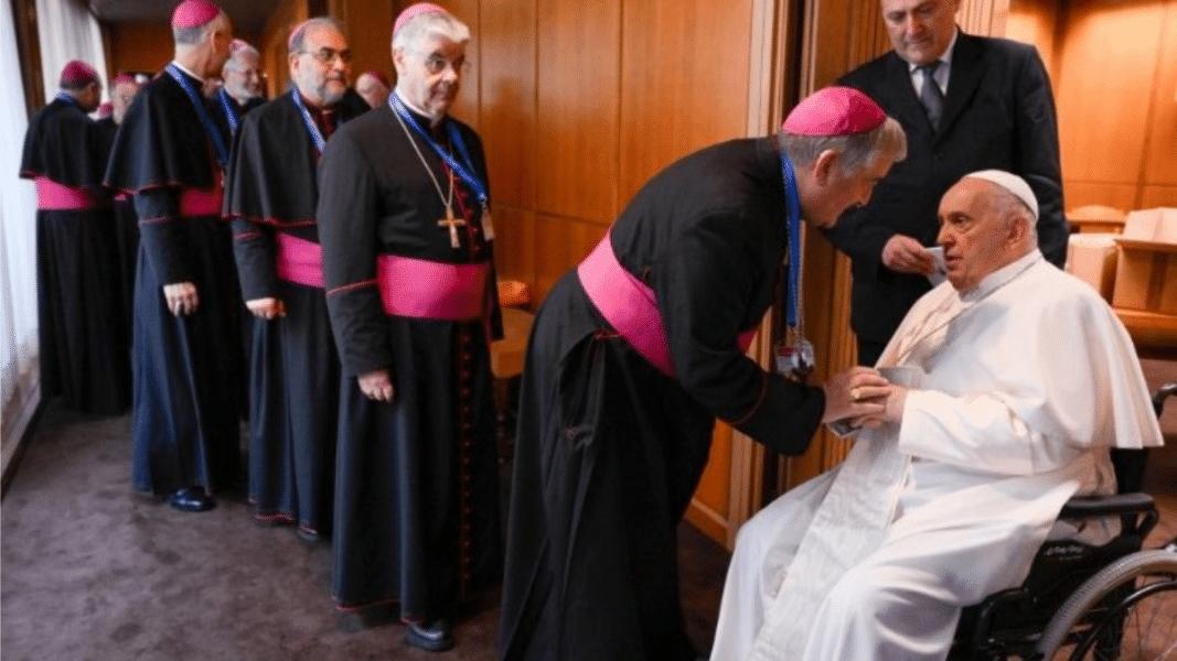 El Papa conversa con los obispos italianos sobre inmigración, sinodalidad y el descenso de vocaciones
