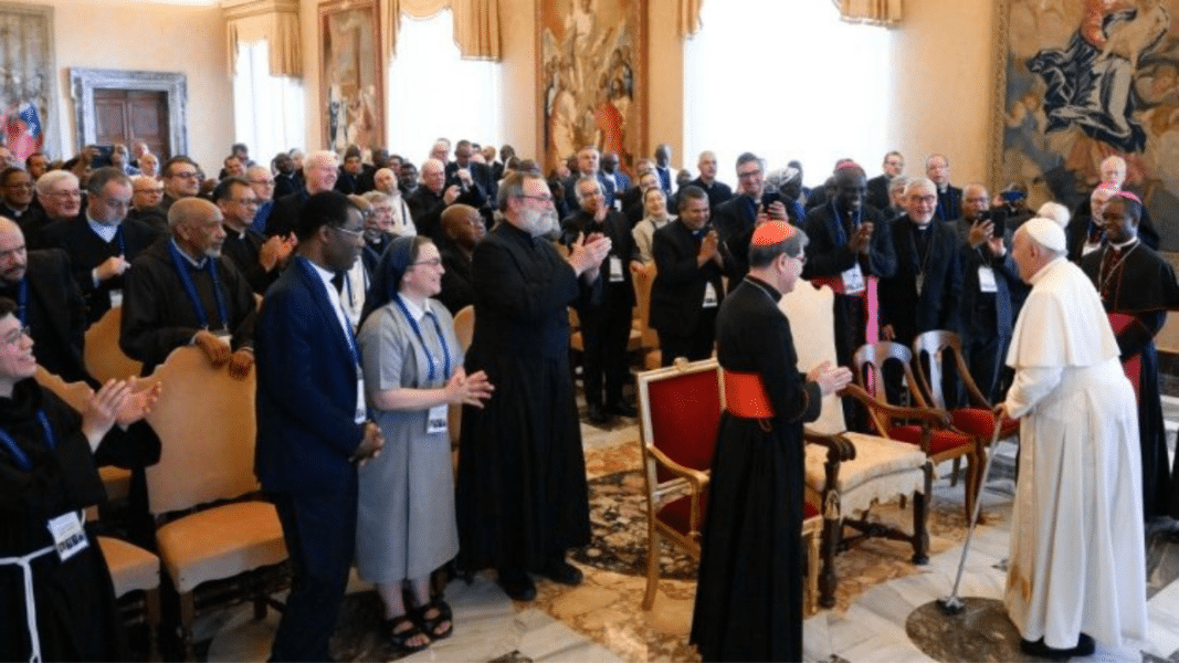 Francisco vuelve a contar la anécdota de la bronca a una mujer «que pertenecía a un grupo católico ultra» por «hacer proselitismo»