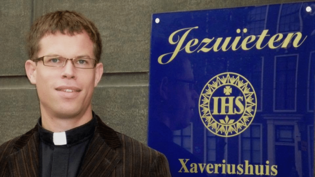 Un jesuita belga afirma que cree que Benedicto XVI y Newman eran homosexuales