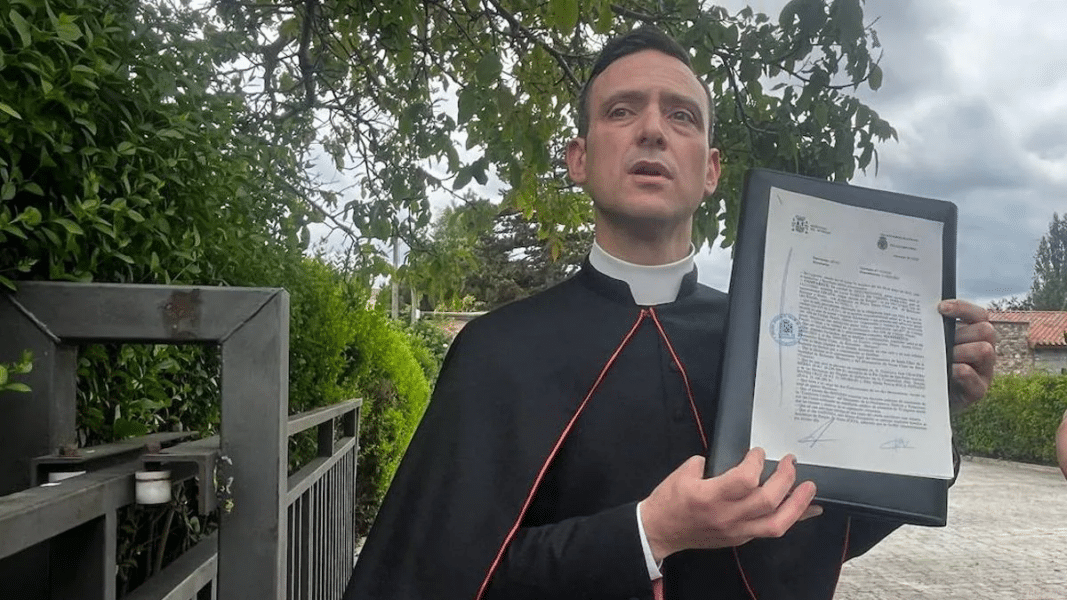 Las monjas de Belorado van a la guerra y denuncian al arzobispo Iceta por «abuso de poder»