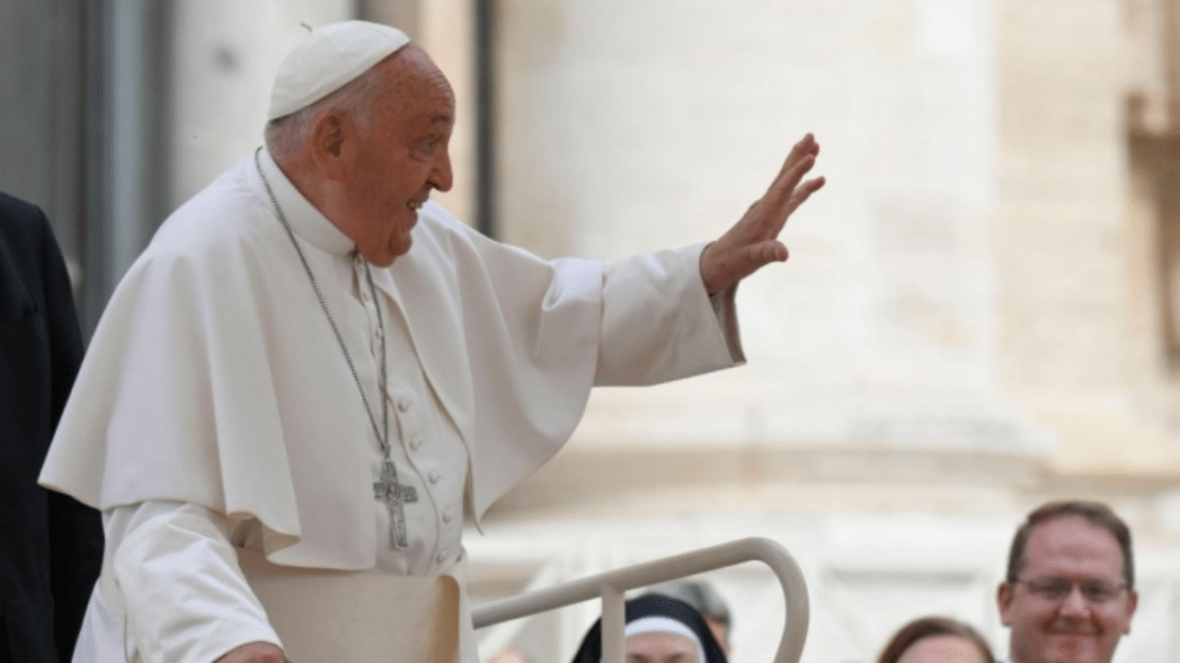 Francisco: «Los salmos nos ayudan a abrirnos a una oración menos egocéntrica»