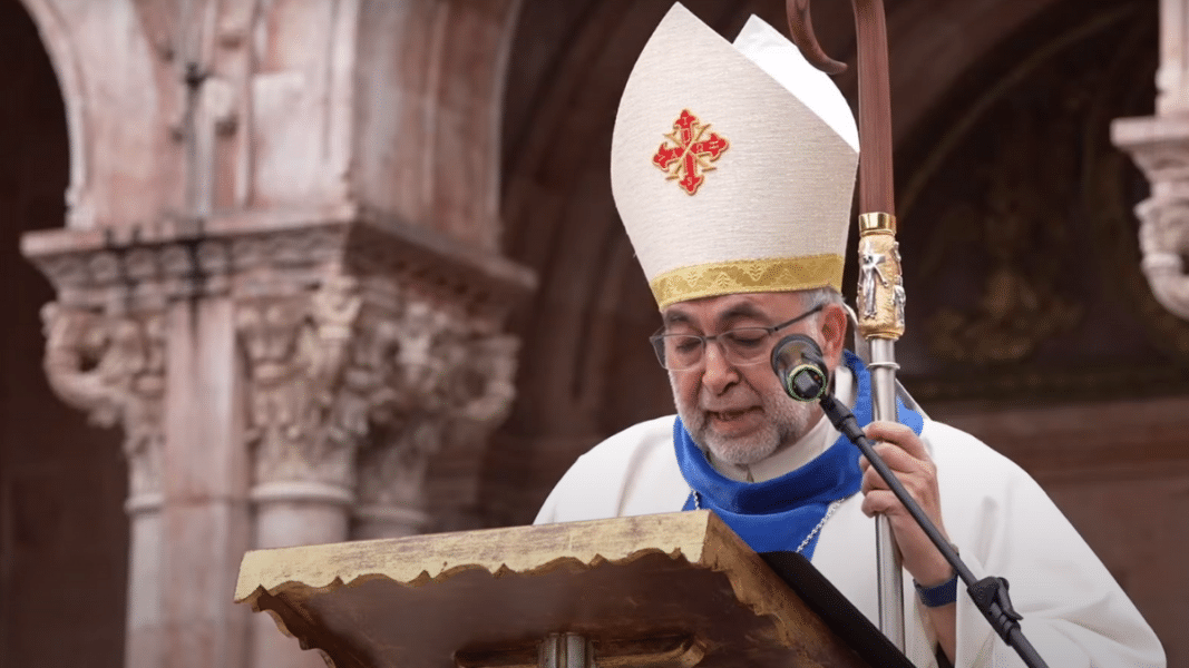Mons. Sanz Montes: «Los que quieren estar en la Iglesia viviendo en el pecado y la disidencia moral, se han equivocado de barca»