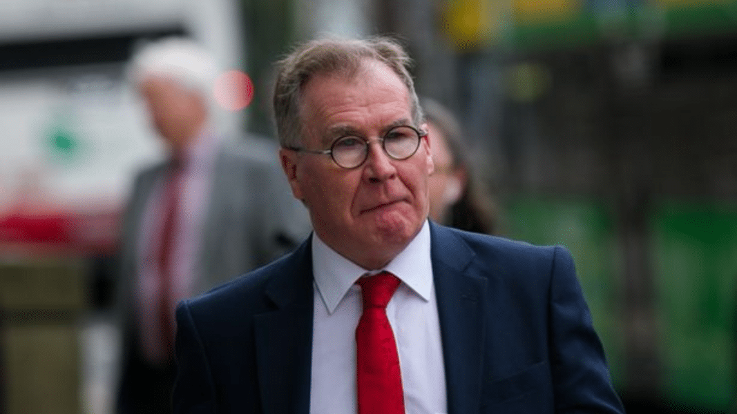 Niegan la comunión a un ministro irlandés por su apoyo al aborto