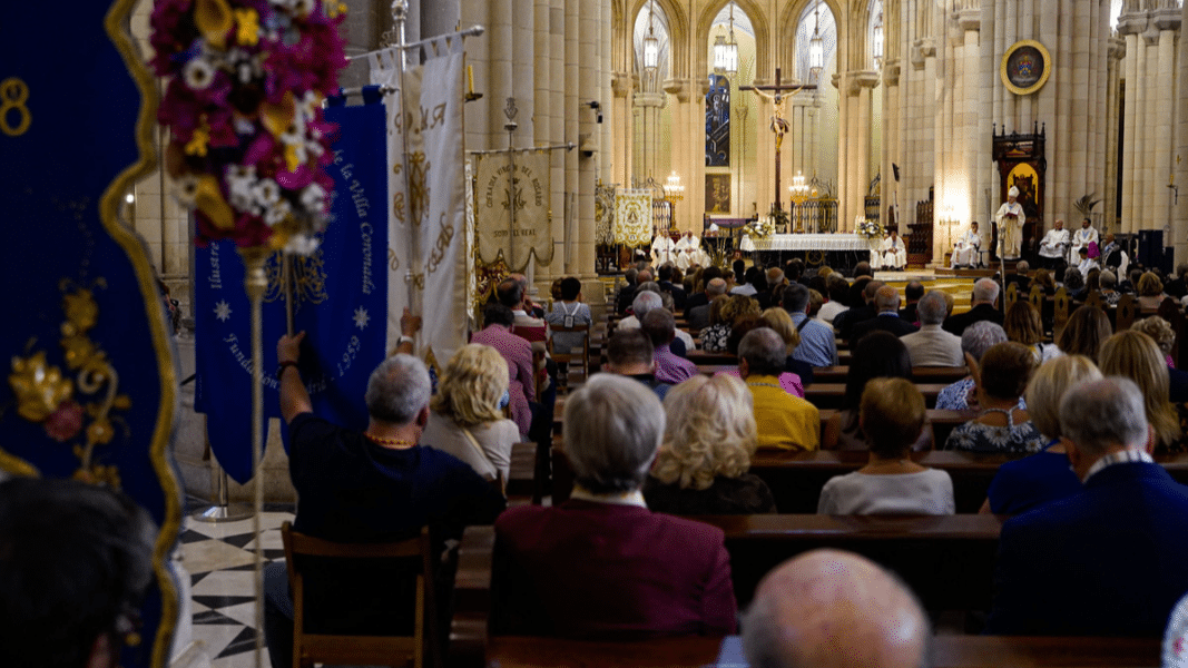 Las tensiones internas en la Real Esclavitud de la Almudena se agravan a pocas semanas de la fiesta de la patrona