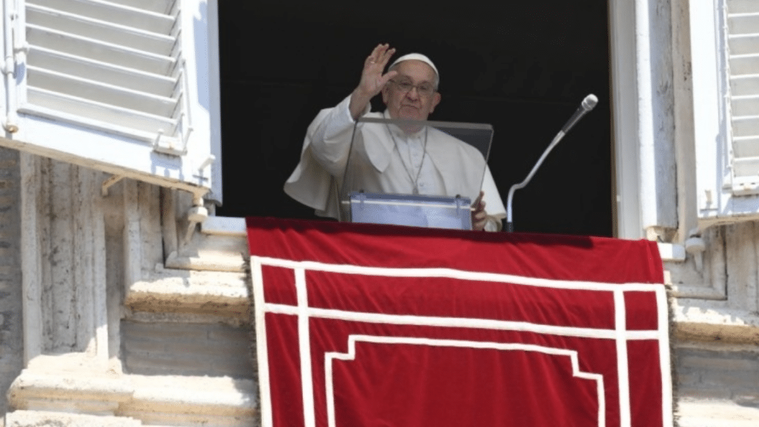 El Papa denuncia que la venta de armas «contradice el espíritu de fraternidad de los Juegos Olímpicos» y se ‘olvida’ de comentar la blasfema inauguración