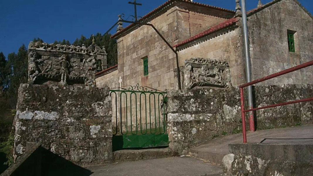 Denunciado un cura de Sanxenxo por abofetear a un vecino