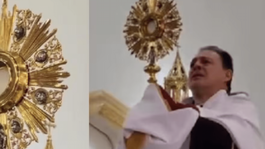 Milagro eucarístico en Bogotá durante una jornada de oración por Venezuela y Colombia: la Hostia palpita en plena bendición