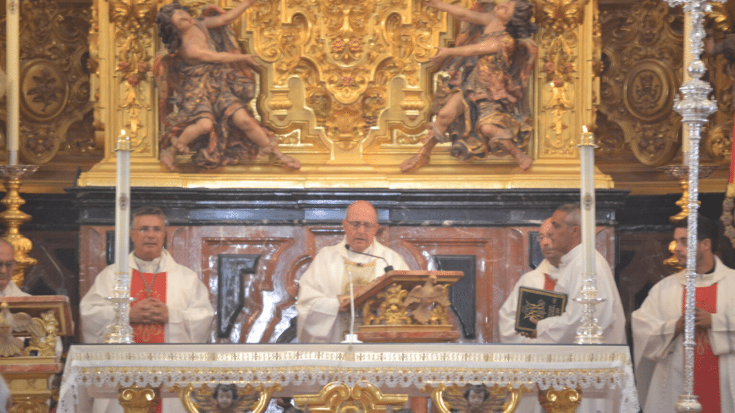 Monseñor Santiago Gómez Sierra durante la Misa en el Rocío