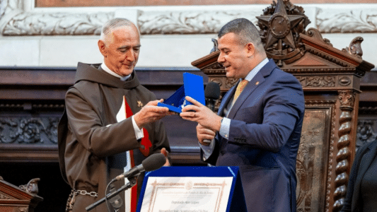 Homenaje Heraldos del Evangelio en Brasil