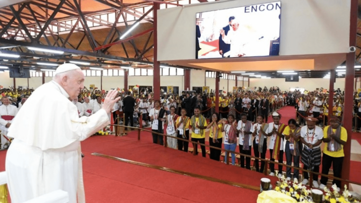 El Papa se despide de Timor con los jóvenes: «Hagan ruido, respeten a los ancianos y amen la patria»