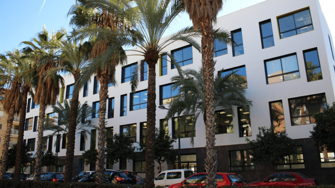 La archidiócesis de Valencia niega que en los colegios diocesanos se den terapias de conversión sexual