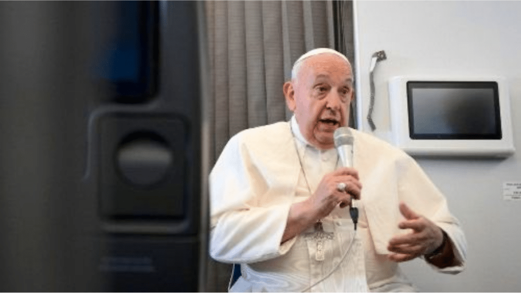 El Papa pone al mismo nivel defender el asesinato de bebés y la protección de las fronteras