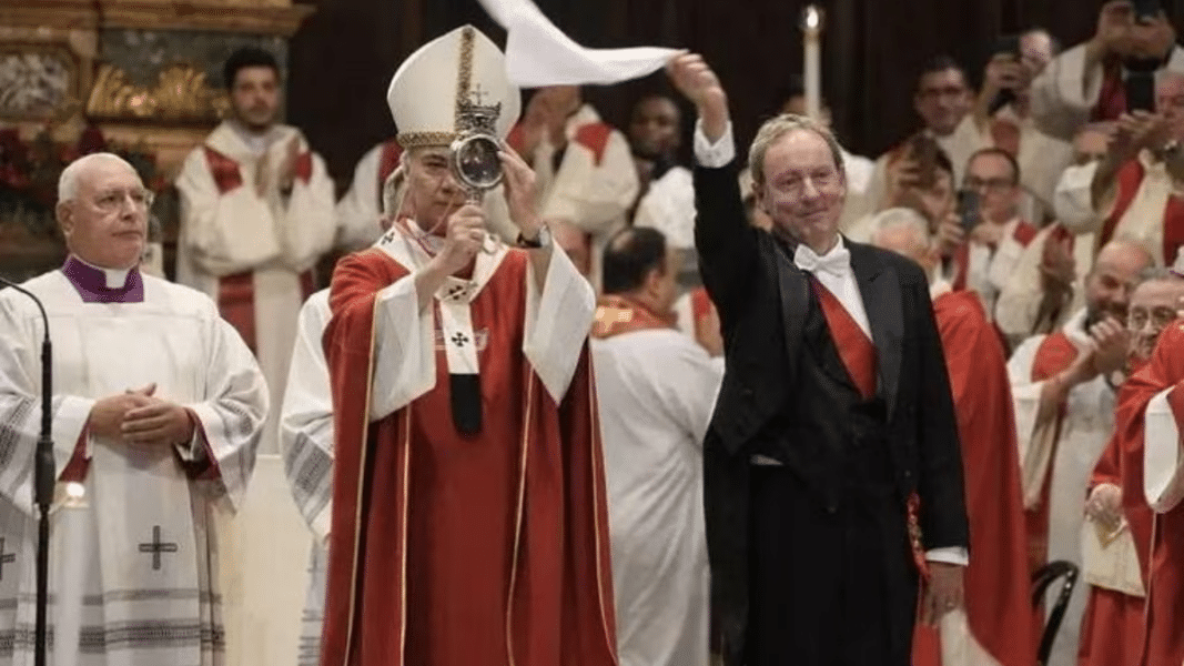 La sangre de san Jenaro vuelve a licuarse