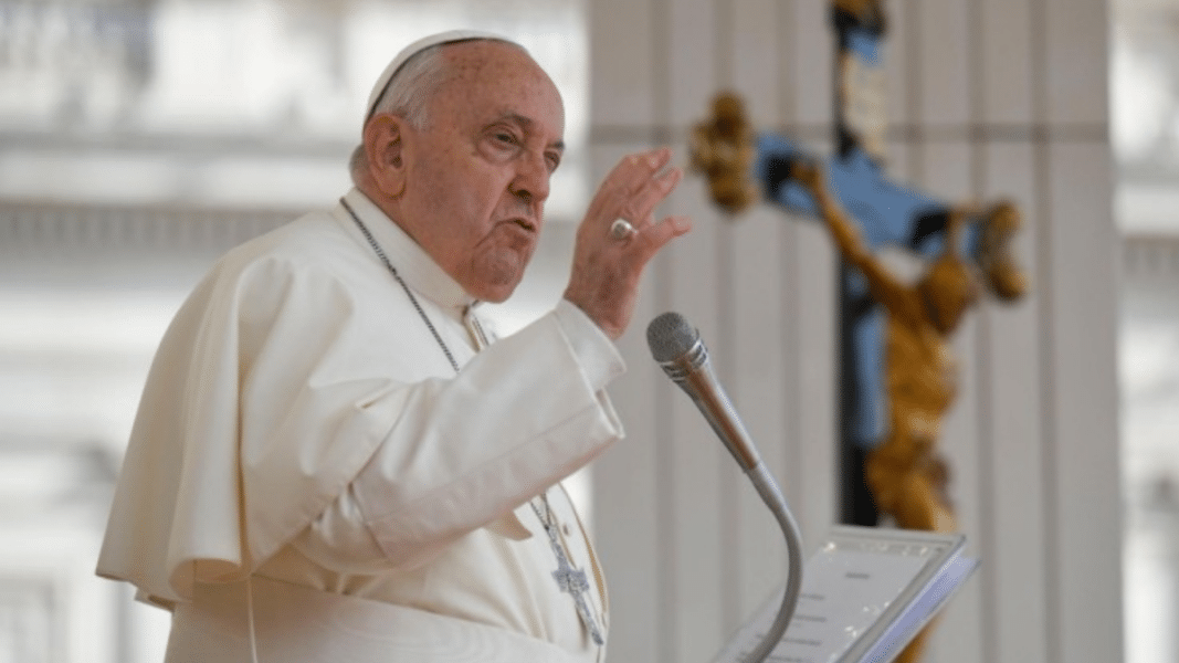 El Papa pide a los cristianos que rechacen «enérgicamente» la pornografía porque «ahí trabaja el diablo»