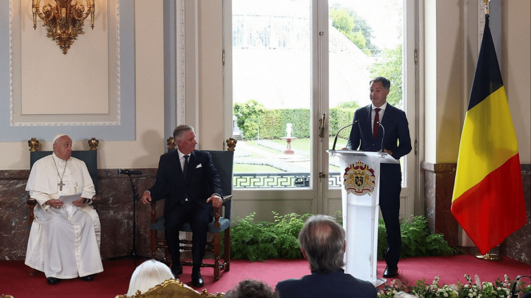 El primer ministro belga carga contra el mensaje provida del Papa