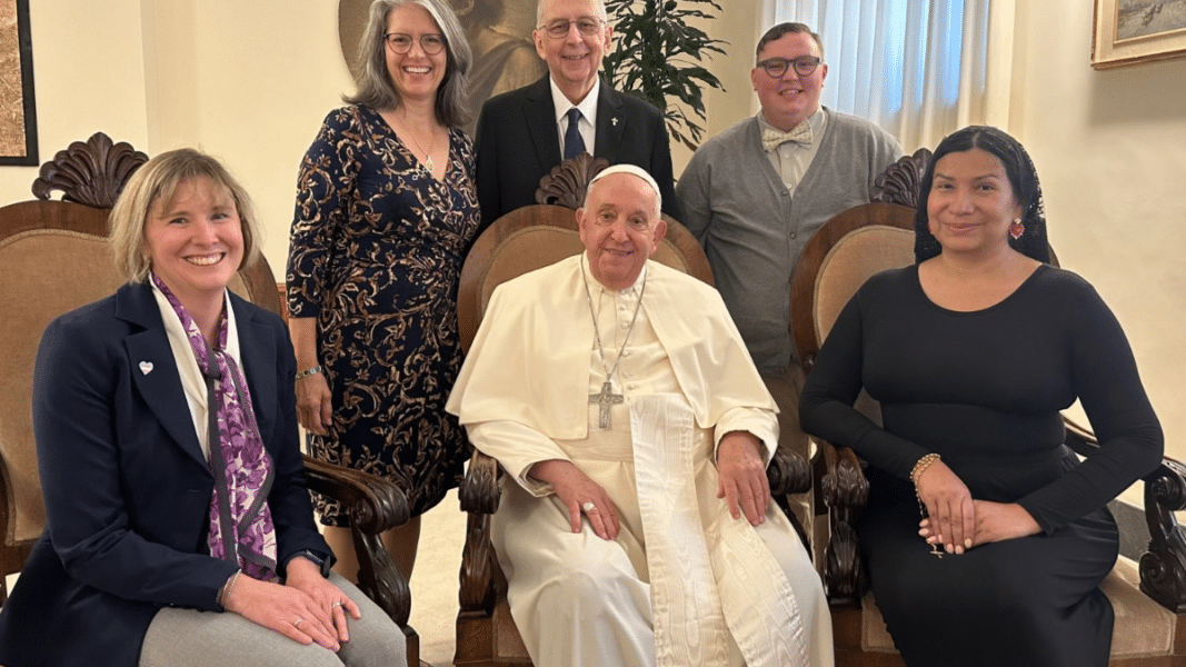 El Papa Francisco vuelve a recibir a un grupo de transexuales e intersexuales