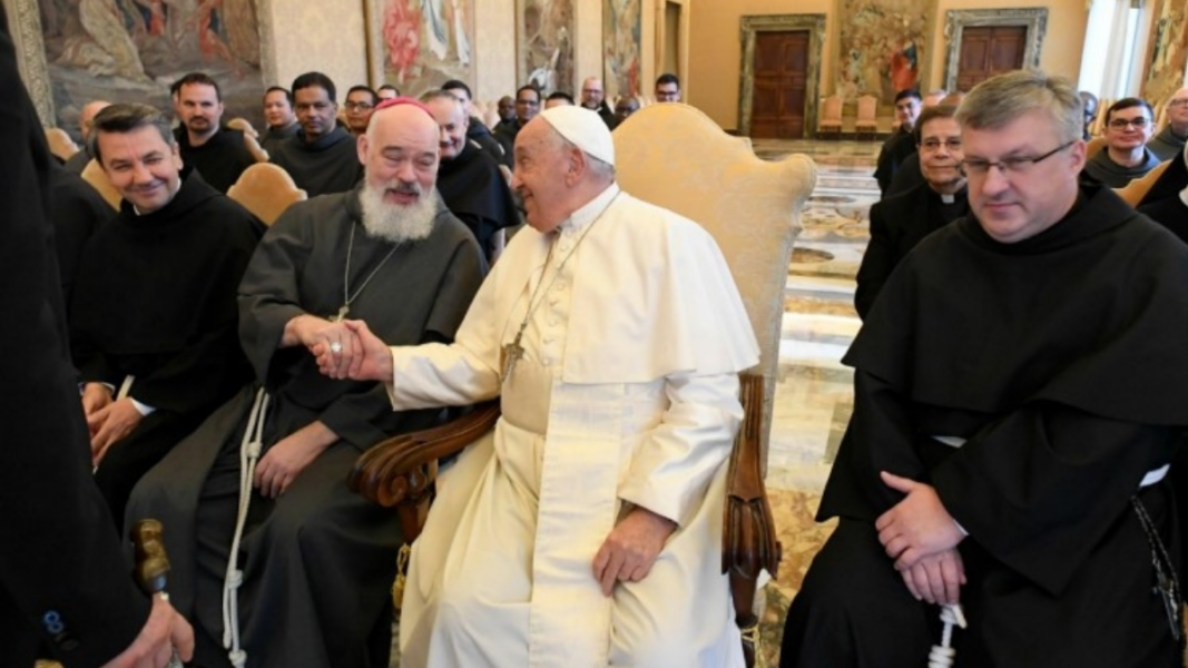 Las consignas del Papa a los confesores de San Pedro: perdonar todo y no hacer de psiquiatras