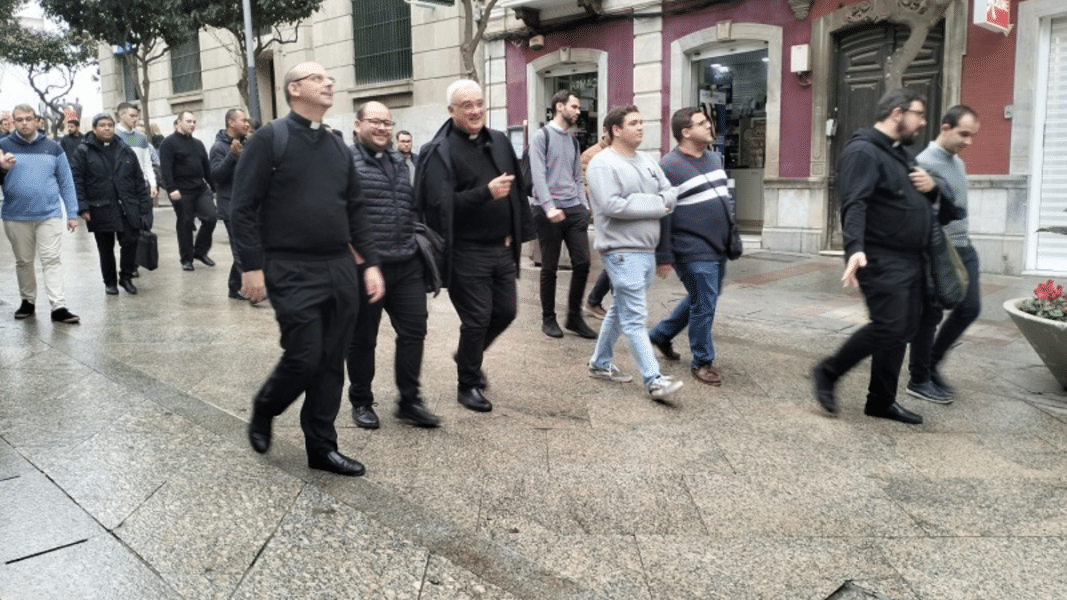 Polémica en el encuentro de Seminarios del Sur de España por la participación en un acto de adoración hinduista