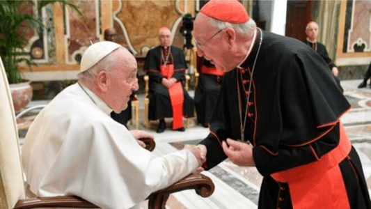 El Papa Francisco y el cardenal Kevin Farrell