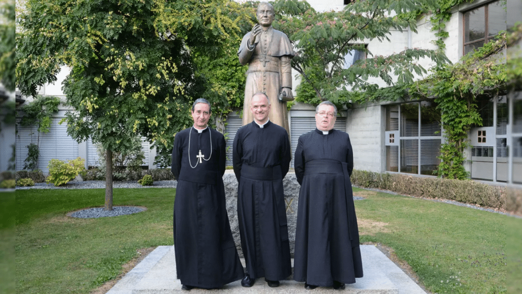 La FSSXP denuncia que «a través de la sinodalidad, asistimos a la inversión total de la estructura misma de la Iglesia»