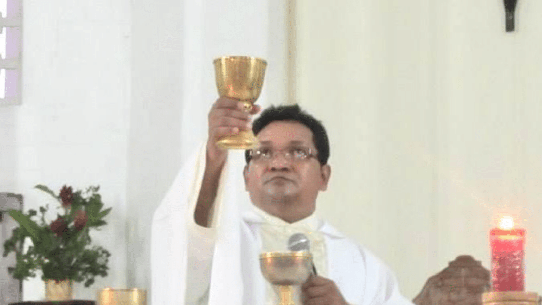 El régimen de Daniel Ortega expulsa del país a otro sacerdote